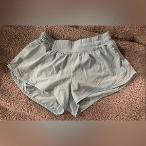 Lululemon Hotty Hot 2.5 LR Short Size 6